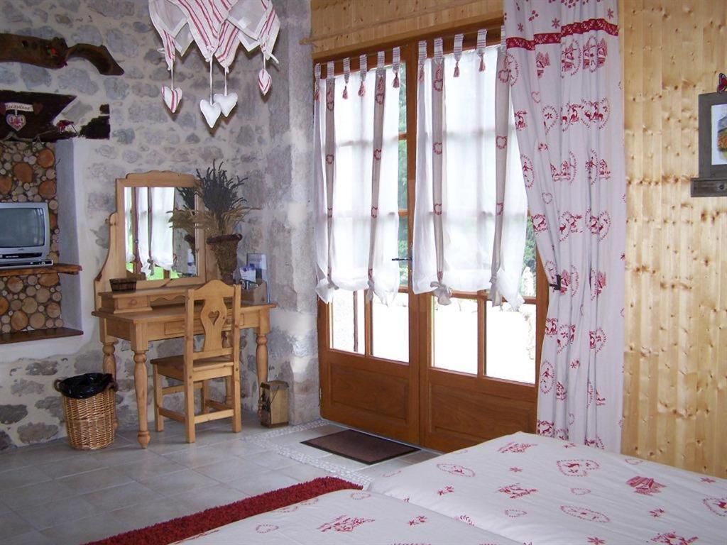 Les Grands Champs Hotel Attignat-Oncin Buitenkant foto